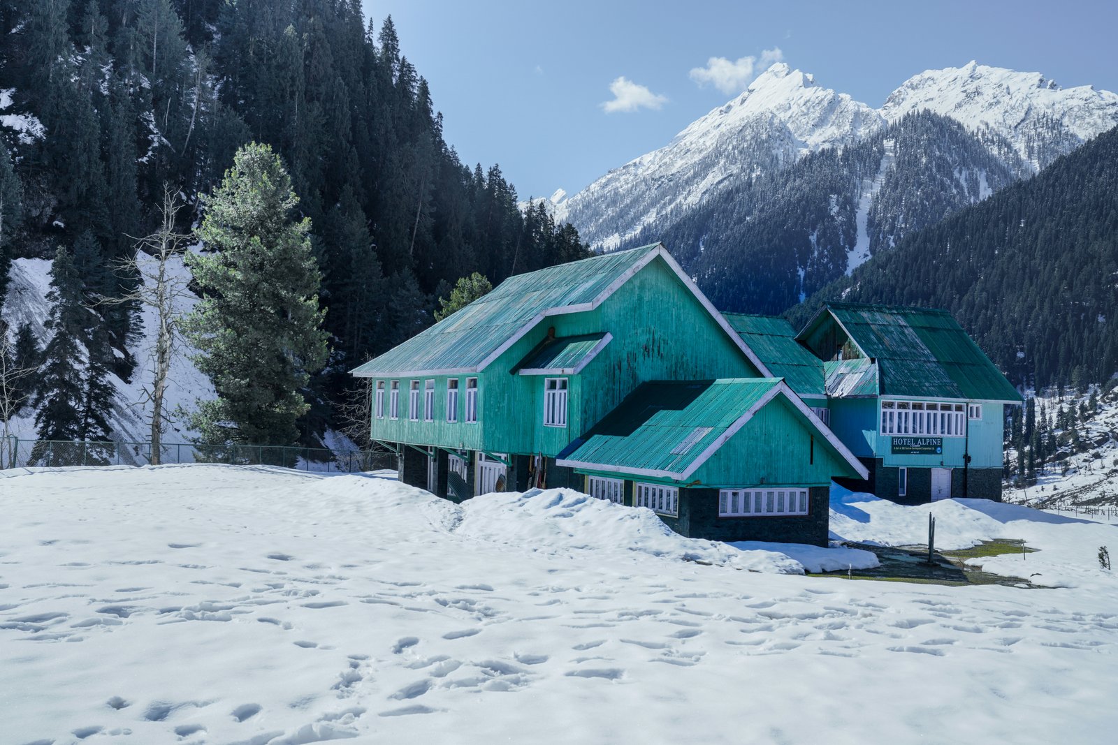Kashmir Romantic Getaway - Kashmir Getaways